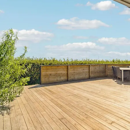 Stunning In With Kitchen Holiday home *
