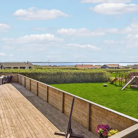 Holiday home Stunning In With Kitchen Vinderup