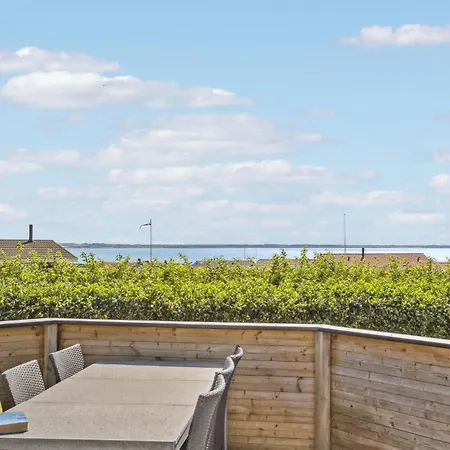 Stunning In With Kitchen Holiday home *